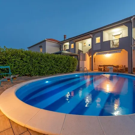 Villa Toni With Private Pool Near Zadar
