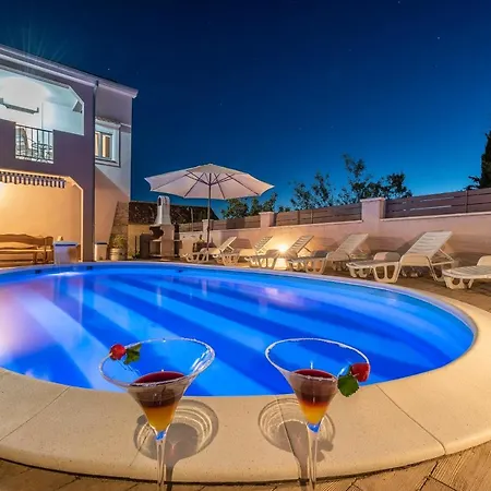 Toni With Private Pool Near Zadar