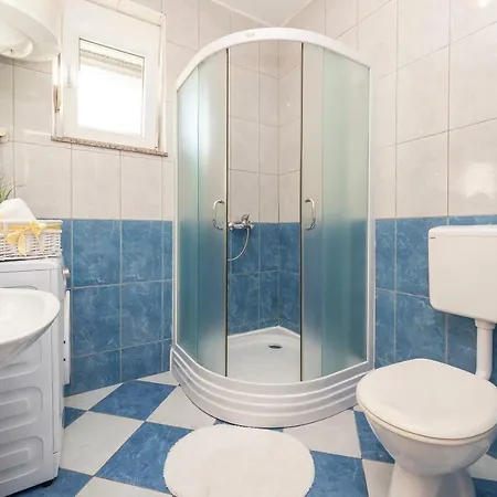 Villa Toni With Private Pool Near Zadar